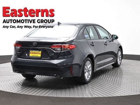 Used 2026 Toyota Corolla LE w/ LE Premium Package FWD image 5