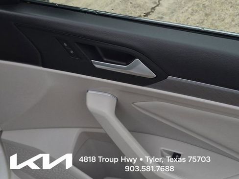 Used 2023 Volkswagen Jetta SE w/ Panoramic Sunroof Package FWD image 14