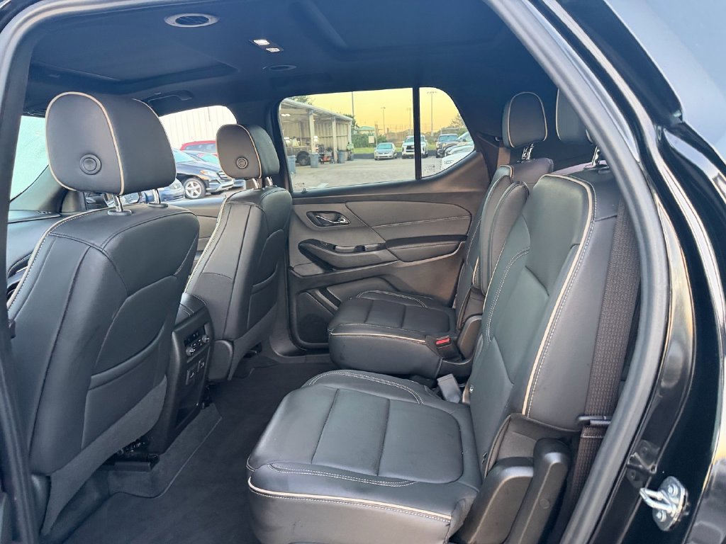 Used 2023 Chevrolet Traverse Premier w/ Redline Edition FWD image 12