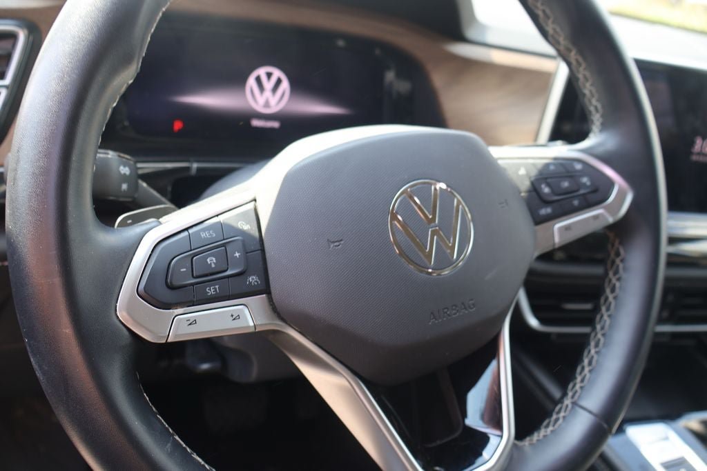 Used 2025 Volkswagen Atlas SE AWD/4WD image 6