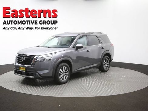 Used 2022 Nissan Pathfinder SL AWD/4WD image 56
