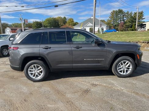 New 2025 Jeep Grand Cherokee Laredo X image 8