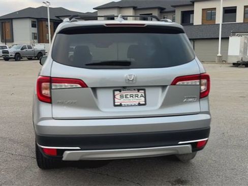 Used 2020 Honda Pilot Touring image 7