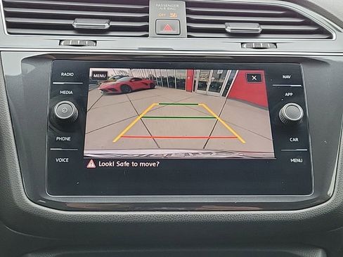 Used 2019 Volkswagen Tiguan SEL R-Line image 26
