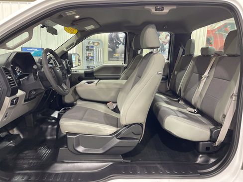 Used 2018 Ford F150 XL w/ Equipment Group 101A Mid AWD/4WD image 16