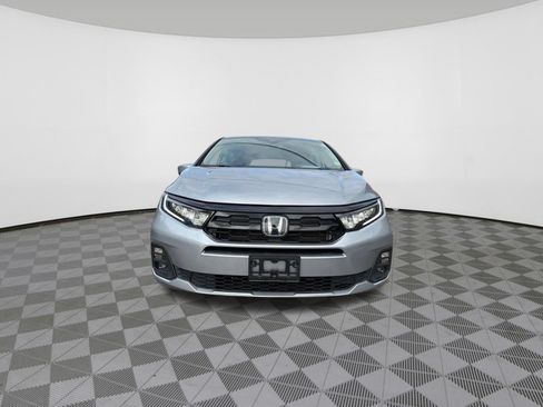 Used 2025 Honda Odyssey Touring image 2