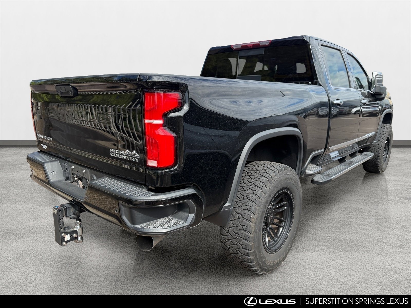 Used 2025 Chevrolet Silverado 2500 High Country AWD/4WD image 3