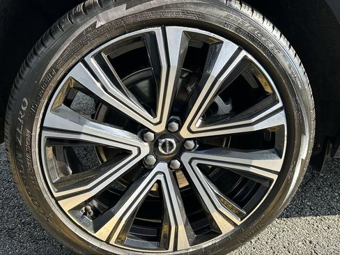 Certified 2023 Volvo XC60 T8 Ultimate w/ Climate Package AWD/4WD image 12