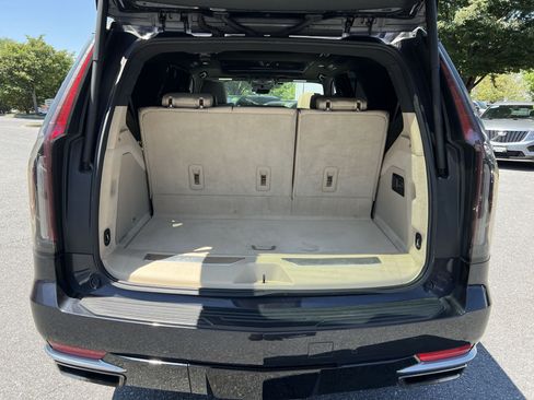 Used 2023 Cadillac Escalade Premium Luxury w/ Performance Package AWD/4WD image 27