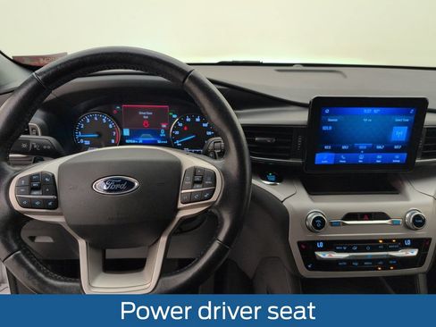 Used 2020 Ford Explorer XLT w/ Equipment Group 202A AWD/4WD image 22