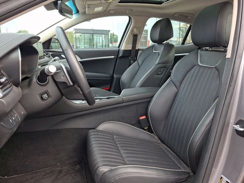 Certified 2026 Genesis G70 2.5T Prestige AWD/4WD image 13