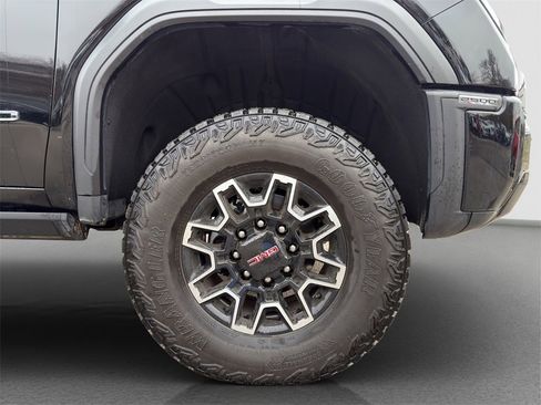 Used 2025 GMC Sierra 2500 AT4X image 11