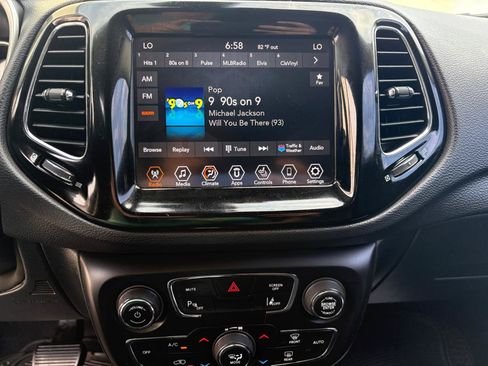 Used 2021 Jeep Compass Limited FWD image 8