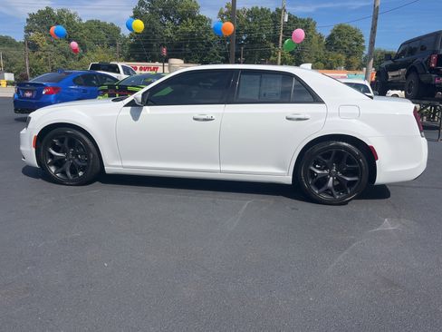 Used 2023 Chrysler 300 S image 6