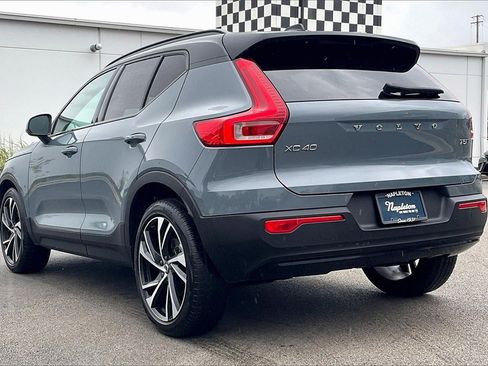 Used 2021 Volvo XC40 T5 R-Design w/ Climate Package image 11