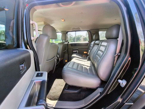 Used 2003 HUMMER H2 w/ Preferred Equipment Group AWD/4WD image 27