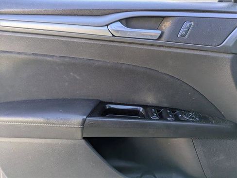 Used 2015 Ford Fusion SE image 7