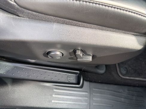 Used 2023 Chrysler Pacifica Limited w/ S Appearance Package image 24