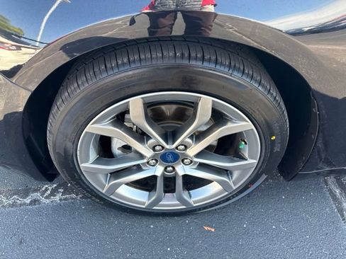 Used 2019 Ford Fusion SEL FWD image 12