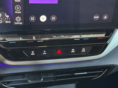 Used 2023 Volkswagen ID.4 2WD image 21