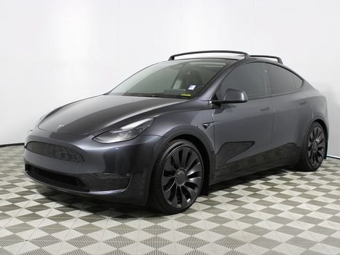 Used 2024 Tesla Model Y Performance AWD/4WD image 3