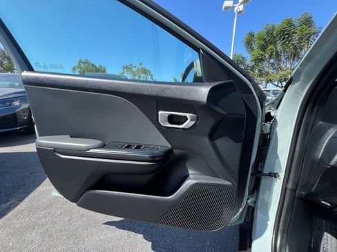 Used 2025 Kia K4 FWD image 18