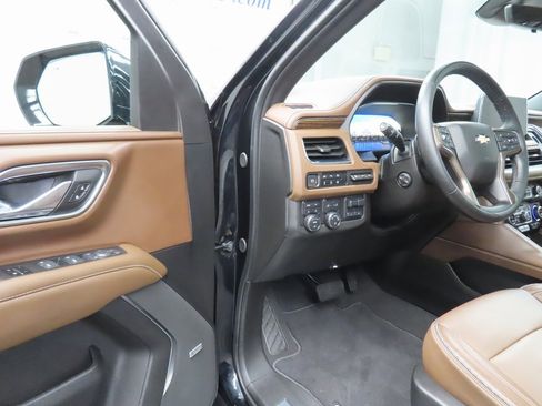 Used 2024 Chevrolet Suburban High Country image 58