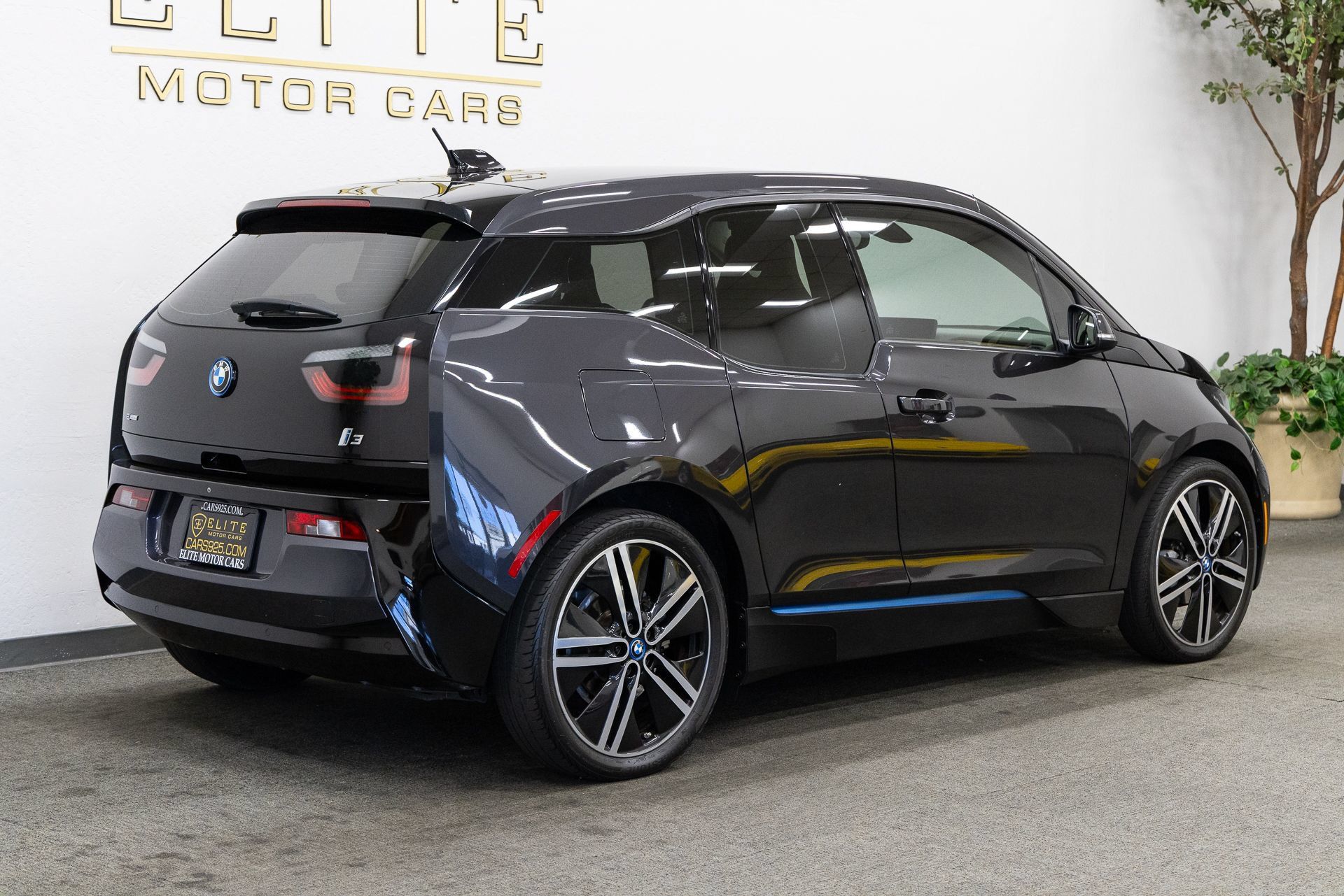 Used 2014 BMW i3 RWD image 11