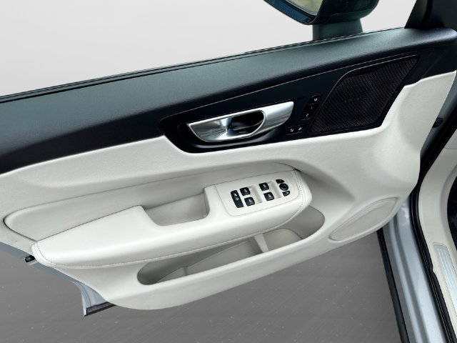 Certified 2026 Volvo XC60 B5 Ultra AWD/4WD image 18
