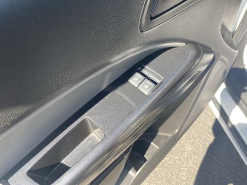 Used 2019 Chevrolet Colorado W/T w/ WT Convenience Package RWD image 9