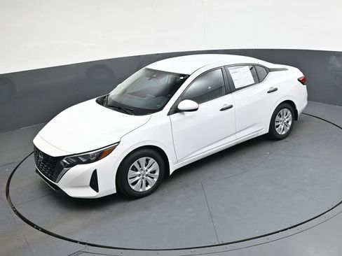 Certified 2025 Nissan Sentra S image 32