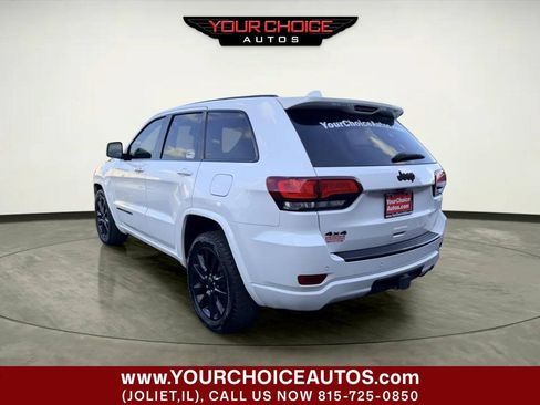 Used 2017 Jeep Grand Cherokee Altitude AWD/4WD image 3