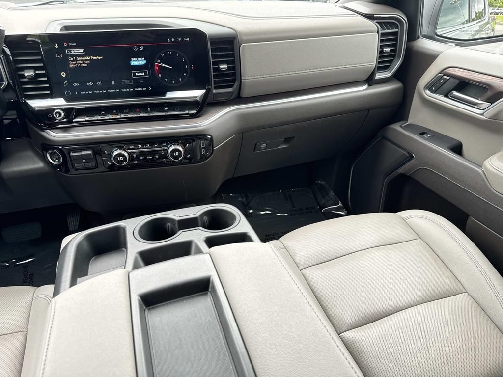 Used 2025 GMC Sierra 1500 SLT AWD/4WD image 14