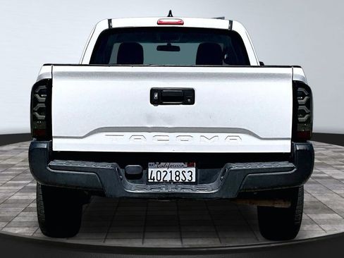 Used 2017 Toyota Tacoma SR RWD image 23