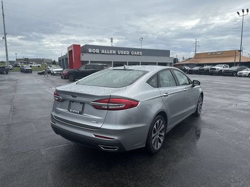 Used 2020 Ford Fusion SE AWD/4WD image 13