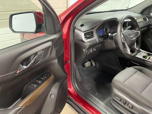 Used 2023 GMC Acadia SLE w/ Driver Convenience Package image 10