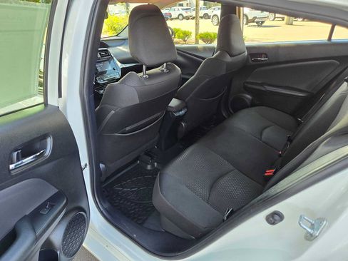 Used 2019 Toyota Prius LE AWD/4WD image 14