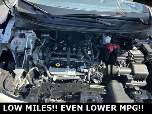 Used 2022 Nissan Versa SV w/ Trunk Package image 11