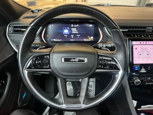 Certified 2022 Jeep Grand Cherokee Overland image 2