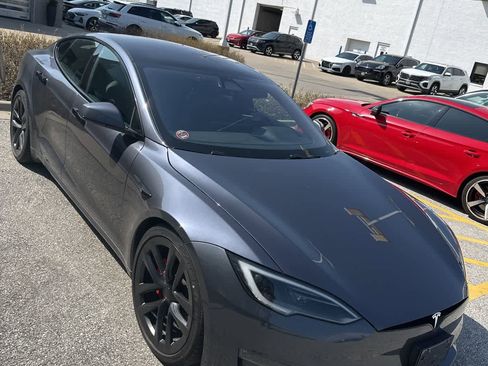 Used 2023 Tesla Model S Plaid image 5