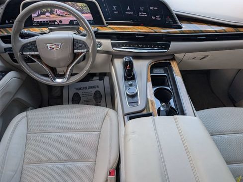 Used 2021 Cadillac Escalade Sport Platinum RWD image 7