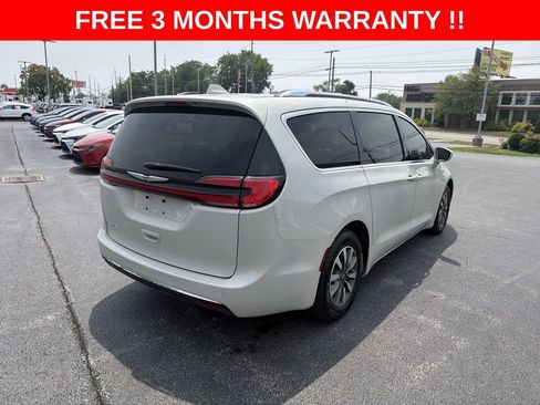 Used 2021 Chrysler Pacifica Touring-L FWD image 29