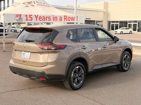 Used 2025 Nissan Rogue SV FWD image 8
