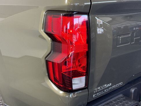 Used 2024 Chevrolet Colorado W/T image 36