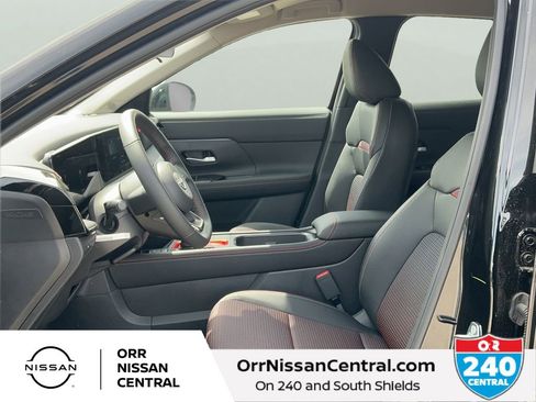 New 2026 Nissan Kicks SR FWD image 17