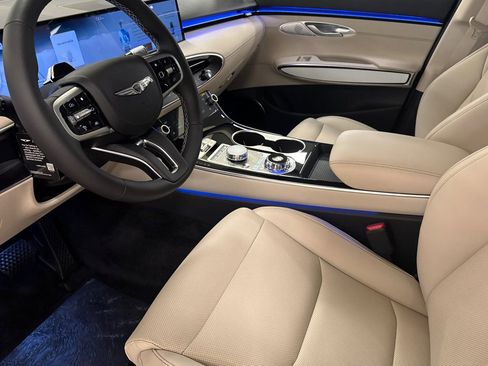New 2026 Genesis GV70 2.5T AWD/4WD image 10