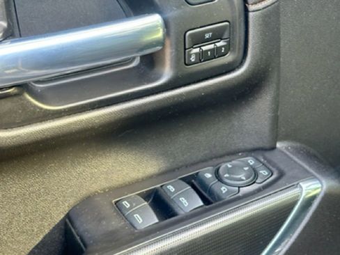 Used 2021 GMC Sierra 1500 AT4 w/ AT4 Premium Package image 10