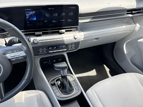 Used 2025 Hyundai Kona SEL AWD/4WD image 28