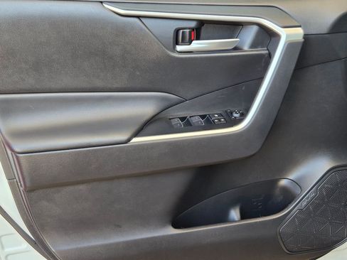 Used 2023 Toyota RAV4 XLE w/ Convenience Package image 7