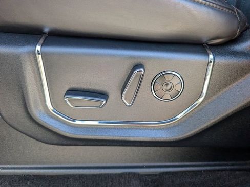 Used 2019 Ford Expedition Platinum image 16